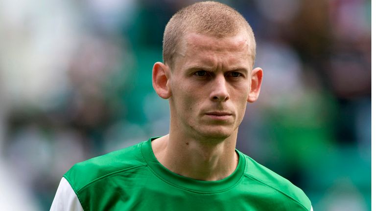 Scott Robertson: Hibernian midfielder back in training