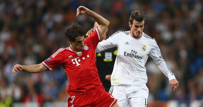 Gareth Bale tangles with Javi Martinez in first-leg meeting