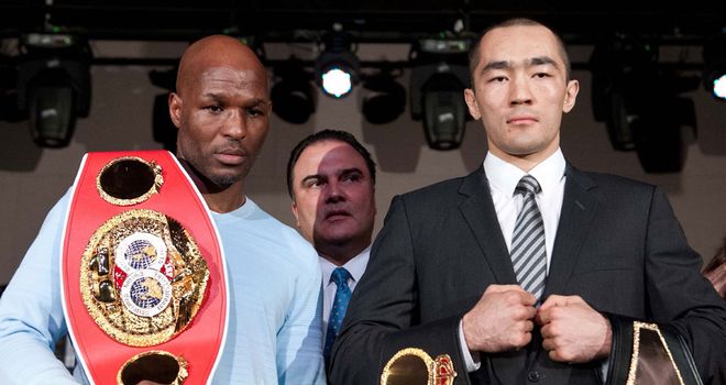 Bernard Hopkins (L) puts everything on the line against Beibut Shumenov