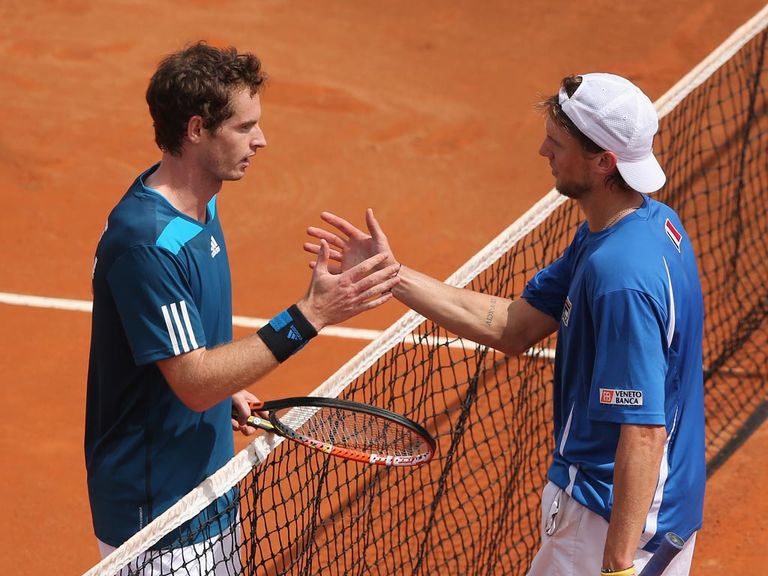 Andy Murray (l) saw off Italy's Andreas Seppi in Naples