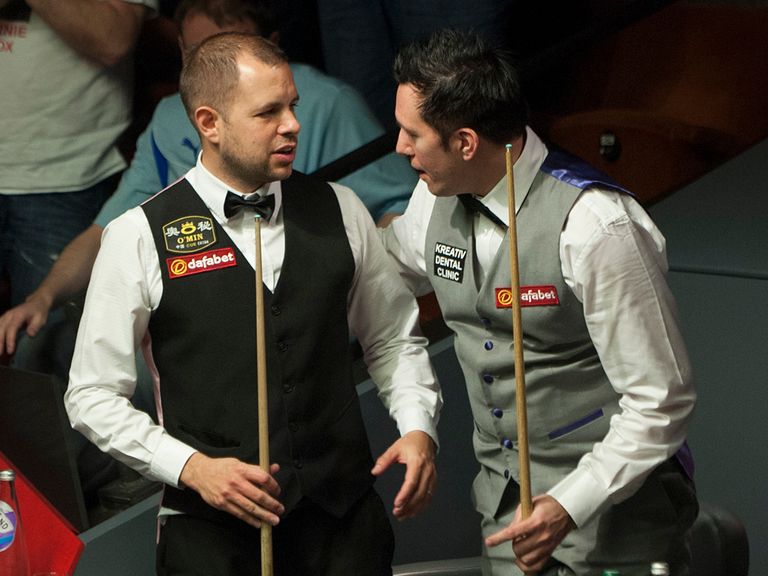 Barry Hawkins beat Dominic Dale in a thriller