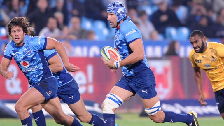 Outstanding: Victor Matfield sets up the first try