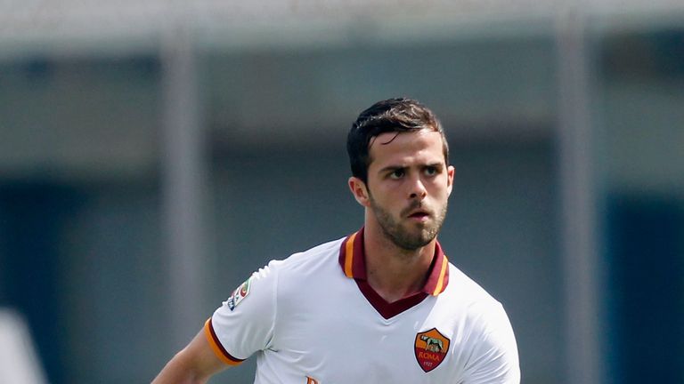 Download this Transfer News Miralem Pjanic Signs New Roma Contract Until picture