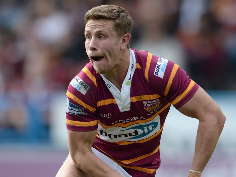 Huddersfield: Hooker Kyle Wood will miss the rest of the season with a knee injury.