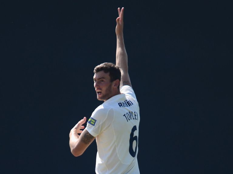 Reece Topley: Staying at Essex