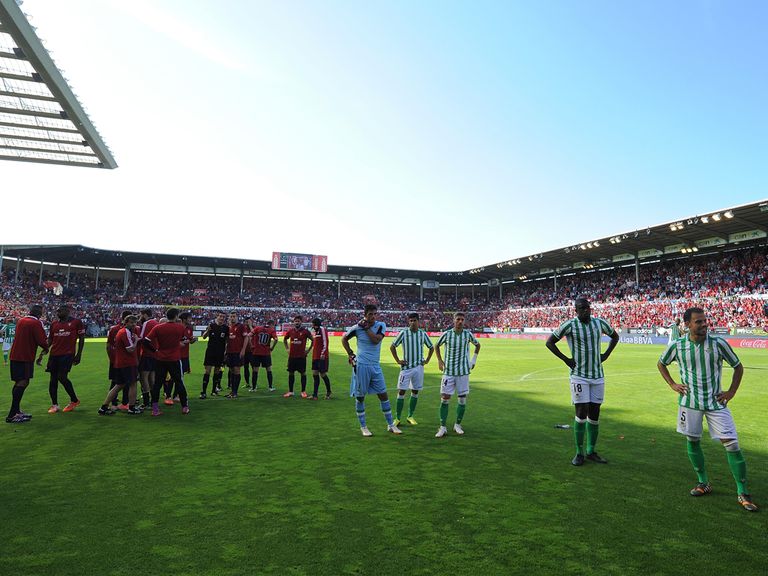 The game at Osasuna was suspended due to a collapsed barrier, before resuming