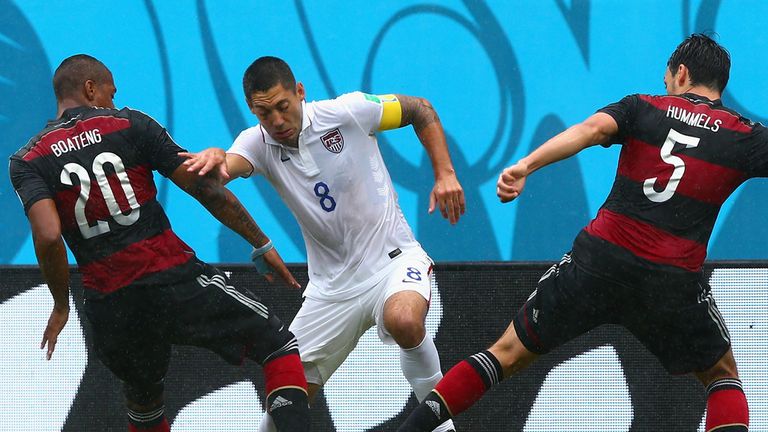 Clint Dempsey: Challenged by Jerome Boateng and Mats Hummels