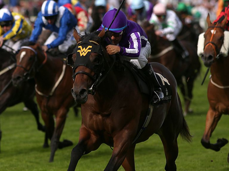 http://e1.365dm.com/14/06/768x576/half-length-top-mid-hootenanny-royal-ascot_3159653.jpg?20140617182046