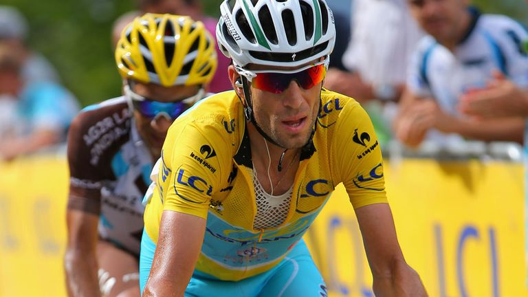 Vincenzo Nibali stretched his lead to 4min 37sec on stage 14
