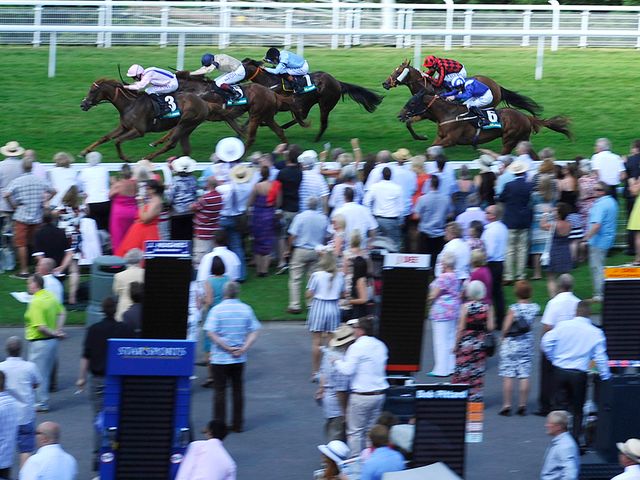 George Baker and Cotai Glory take the Molecomb Stakes.