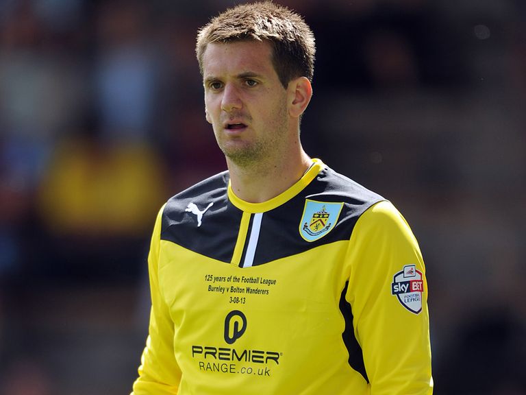 Tom Heaton: Extends Burnley deal