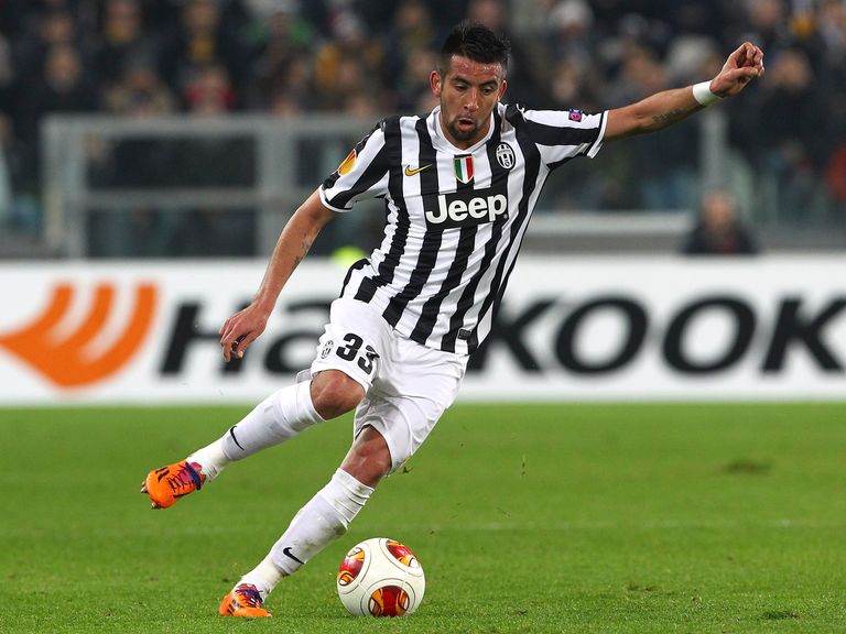 Mauricio Isla: Chile star joins QPR on season-long loan