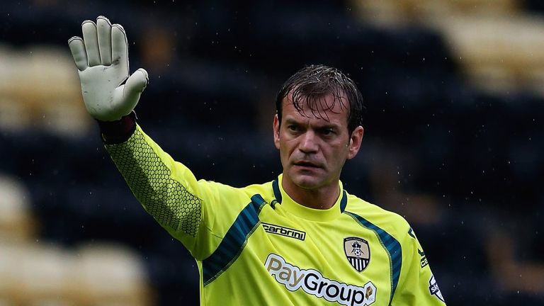 Roy Carroll: Signed a one-year deal
