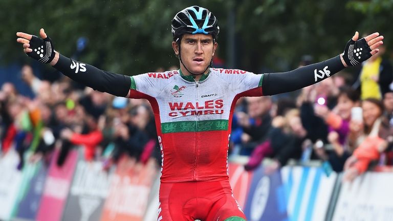Geraint Thomas won by 1min 21sec