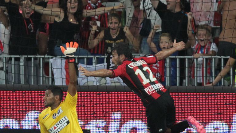 Nice's Dario Cvitanich celebrates