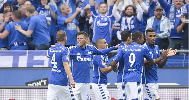 Schalke celebrate Klaas-Jan Huntelaar's opener