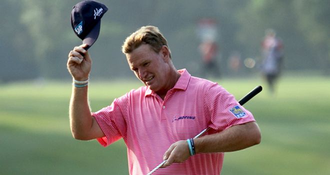 Ernie Els: Four-time major champ  leads in fanling after second round of 65