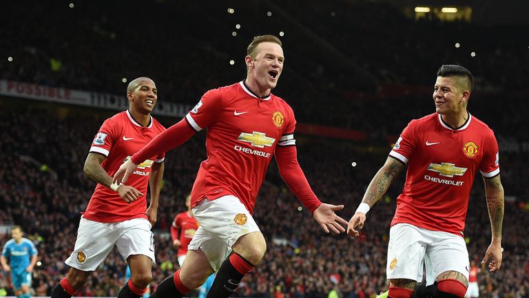 Manchester United bounced back from defeat at Swansea with a win against Sunderland