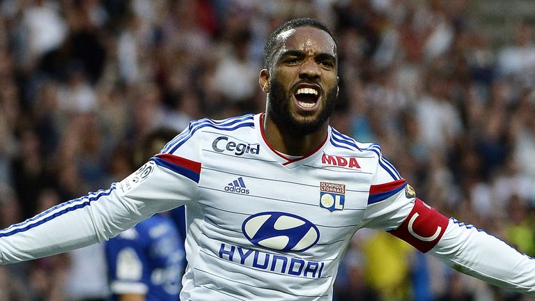 alexandre-lacazette-football-lyon_329779