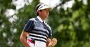 Bubba leads after birdie blitz