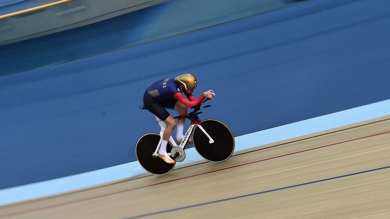 sir-bradley-wiggins-uci-hour-record-hour-record_3311138.jpg?20150603103459