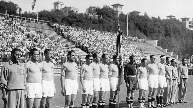 Italy players line up for the 1934 World Cup final in sweltering conditions
