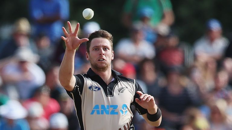 CWSim2™ | Castle Lager CWC June 2017 Warmups (2) - Page 33 New-zealand-bowler-matt-henry_3396625