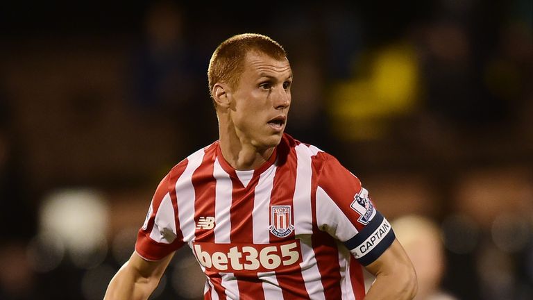 steve-sidwell-stoke-midfielder_3397412.jpg