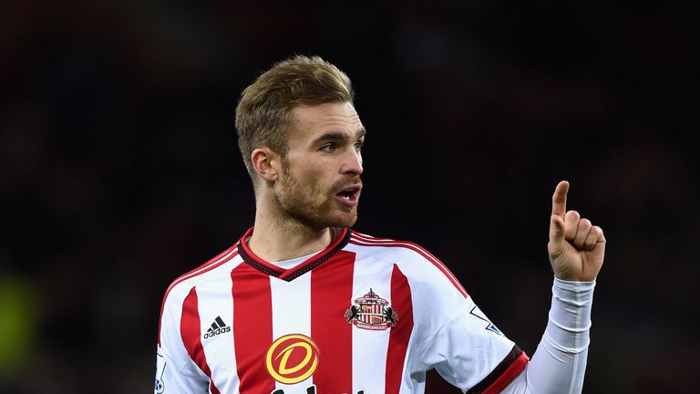 Bolton are in talks with former Sunderland midfielder Jan Kirchhoff