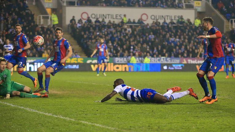 Ola John heads straight at Wayne Hennessey from Reading's best chance