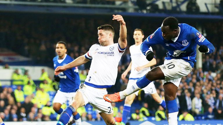 Romelu Lukaku scored twice to send Everton into the FA Cup semi-finals