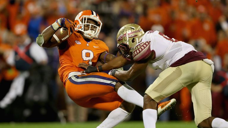 Jalen Ramsey #8 protects the ball for the Florida State Seminoles 
