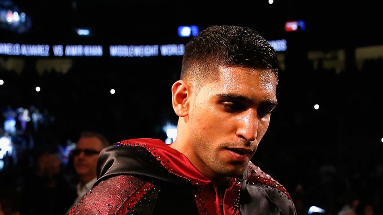 Amir Khan says he would welcome the opportunity to fight for Pakistan in Rio