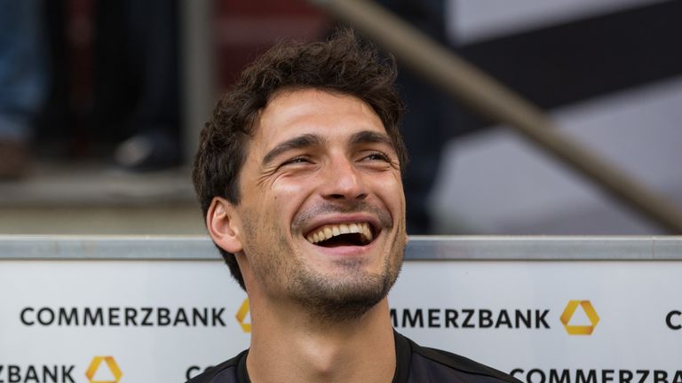 Bayern Munich defender Mats Hummels has revealed he was "very close" to joining Manchester United in 2014