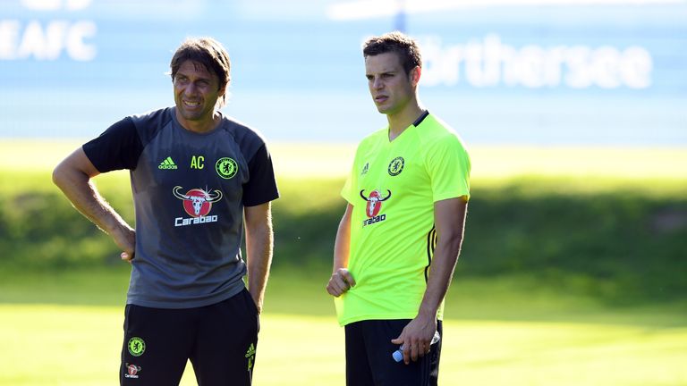 Antonio Conte and Cesar Azpilicueta during a Chelsea training session