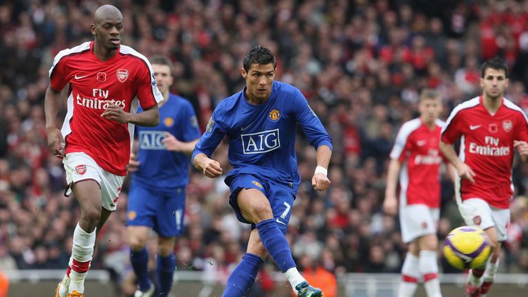 Manchester United beat Arsenal in the race to sign Cristiano Ronaldo