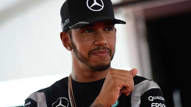 hamilton-lewis-f1-sky-f1_3798093.jpg?201