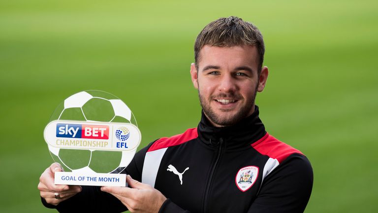 Adam Armstrong: Loan move completed