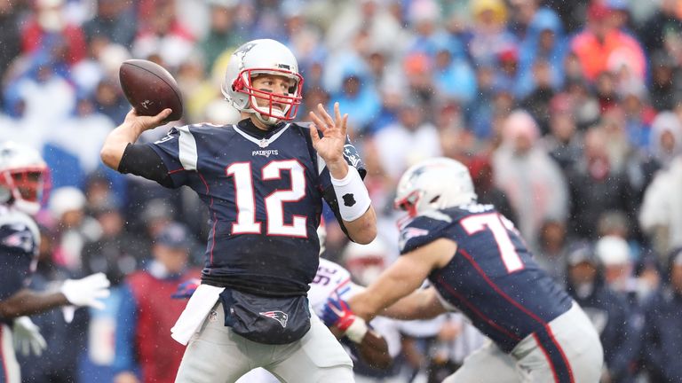 Tom Brady put up another 300 yard-game as the Patriots recorded a fourth straight win and seventh of the season in total