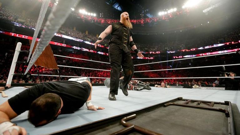 Erick Rowan cleaned house at WWE TLC in 2015