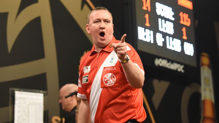 Durrant pushed Gary Anderson and Raymond van Barneveld all the way on his Wolverhampton debut