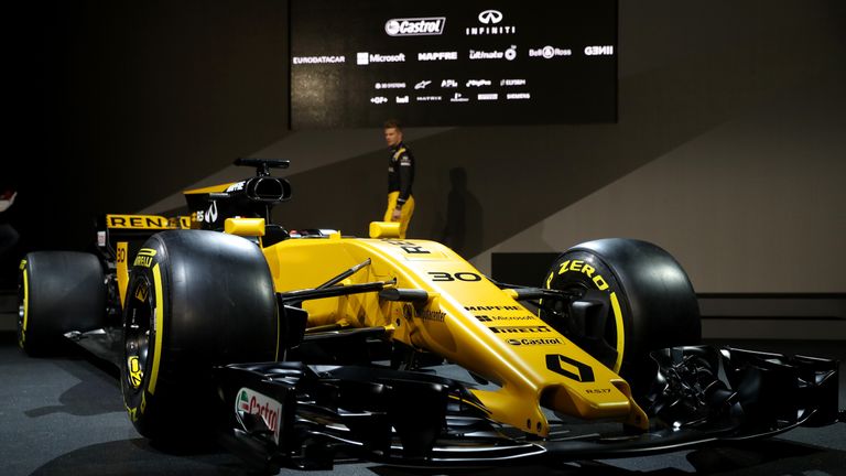 renault-rs17_3895006.jpg