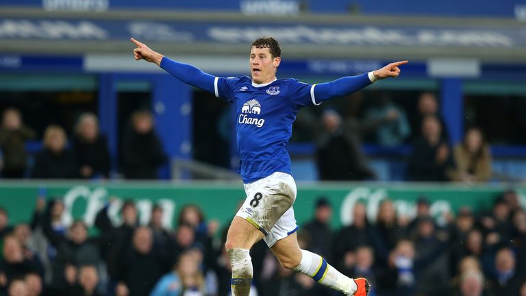 The Everton boss admits he has fought with Ross Barkley but that the midfielder wants to stay
