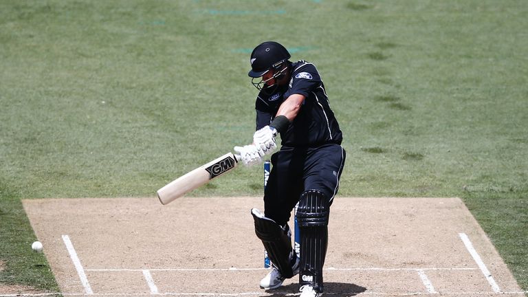 Ross Taylor anchored New Zealand's innings with a superb century