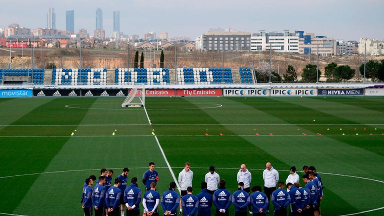 Zinedine Zidane and his squad begin training at Ciudad Real Madrid