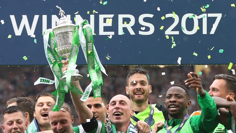 Celtic celebrate their 2-1 Scottish Cup victory over Aberdeen