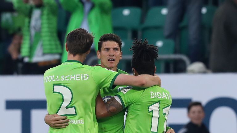 Wolfsburg beat Eintracht Braunschweig 1-0