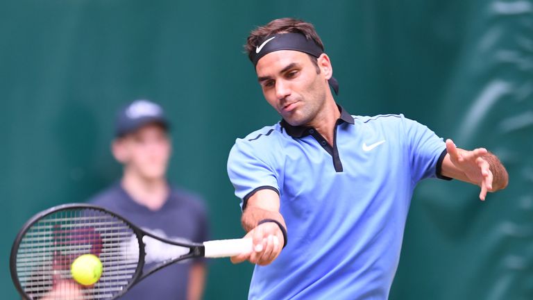Roger Federer faces Florian Mayer next for a place in the Halle semis