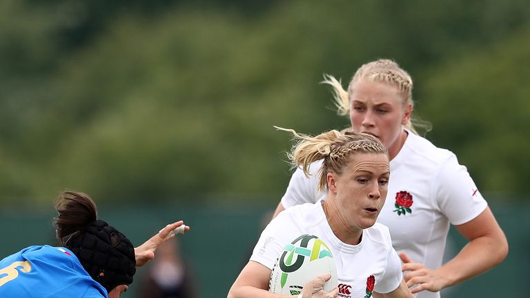 Danielle Waterman is tackled by Ilaria Arrighetti