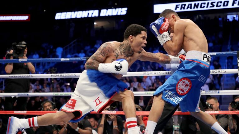 Davis proved too strong for Fonseca at the T-Mobile Arena